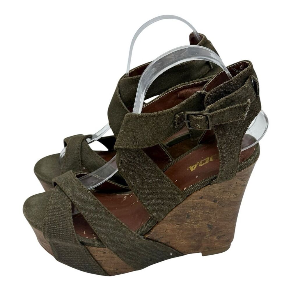4217. Soda Women's Green Strappy Platform Wedge Sandals Size 8